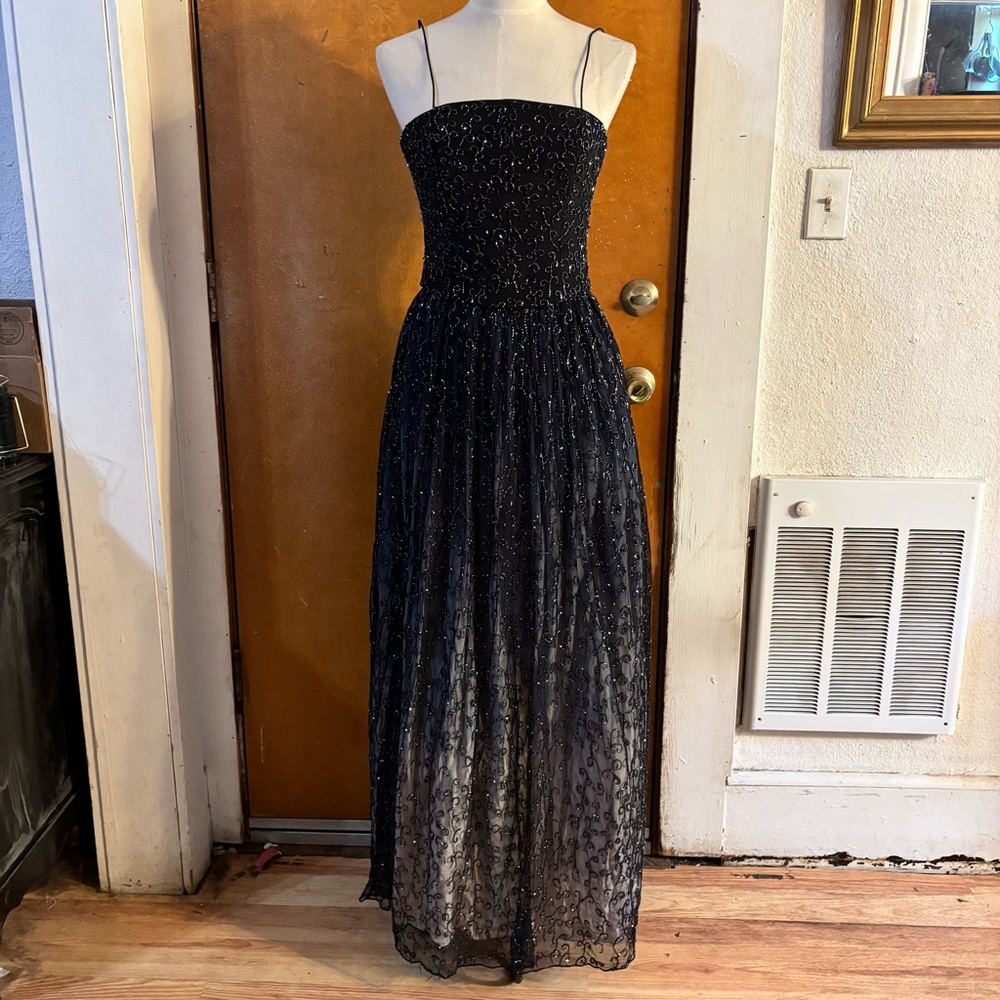 Stunning formal Homecoming, Quinceañera, Prom Ballgown dress   Size small 4/6